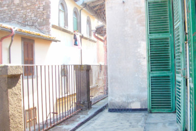 Viterbo Centro Palazzetto ristrutturare