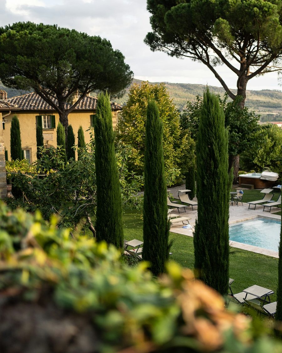 Giardino con villa sullo sfondo